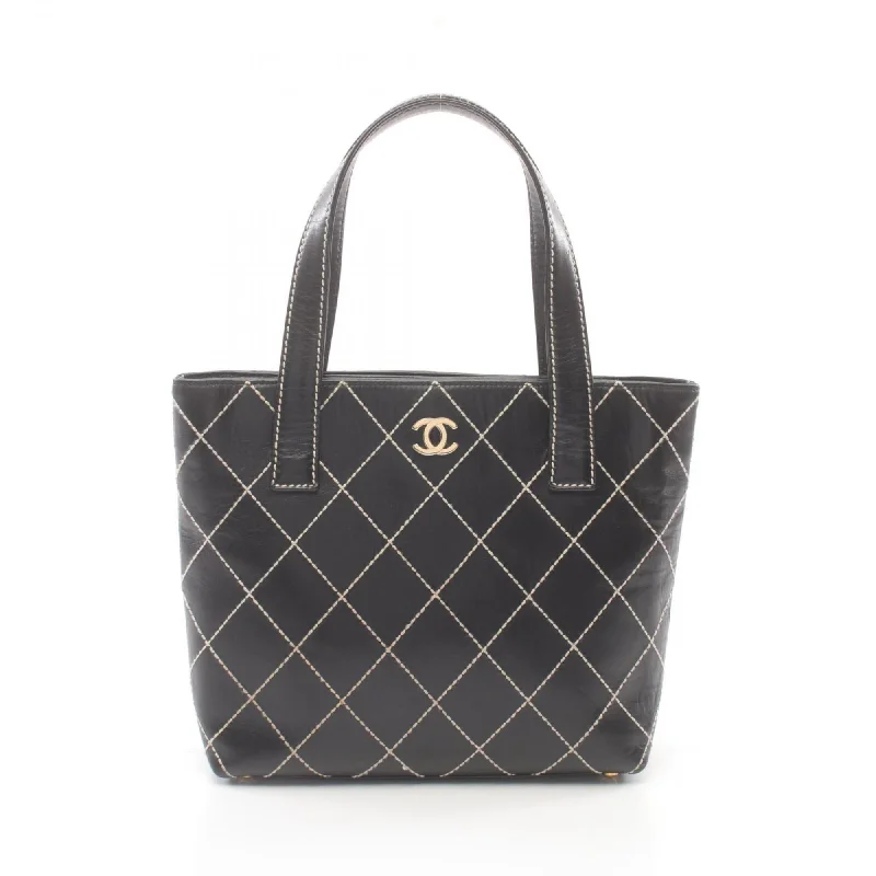 Canvas handle bags perfect for casual outings -Chanel  Leather Tote Bag (Pre-Owned)