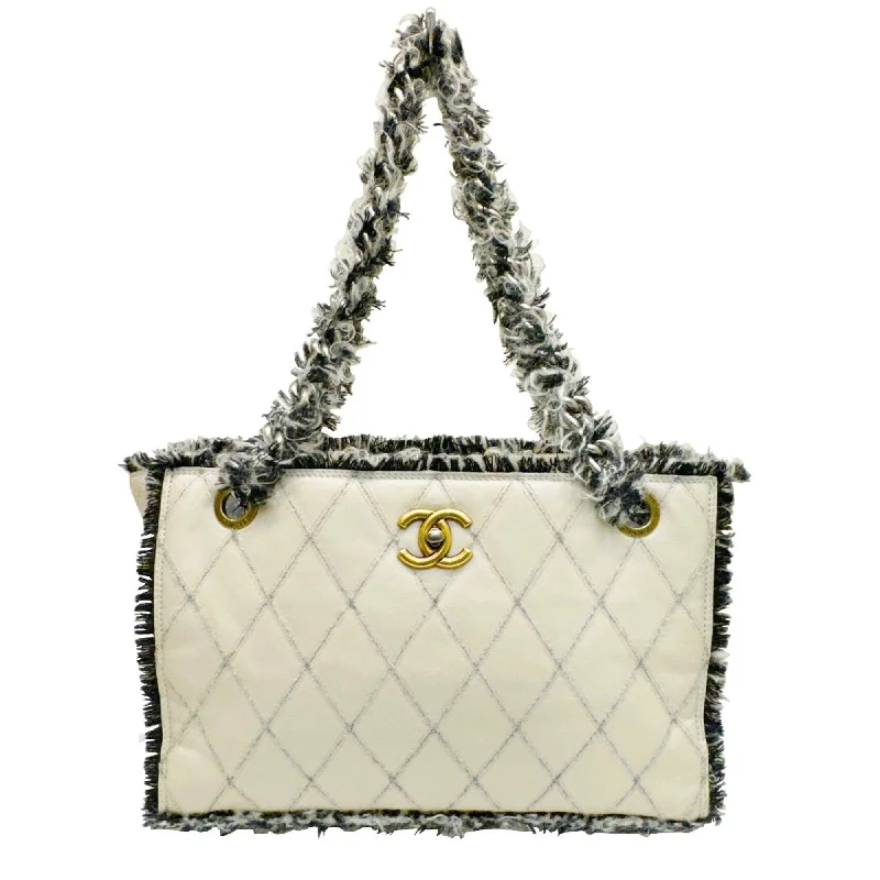 Handle bags with retro logos for charm -Chanel   Tweed Leather Tote Bag (Pre-Owned)