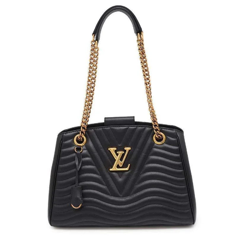 Handle bags with sleek zippers for closure -Louis Vuitton  Noir Leather Tote Bag (Pre-Owned)