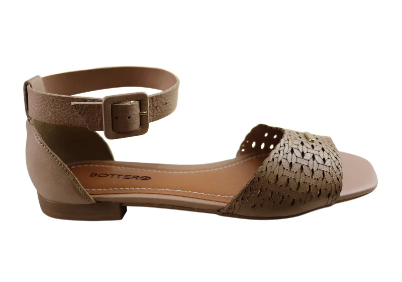 Trendy sandals for women with gladiator style and buckle details for flair-Bottero Nebraska Womens Comfortable Leather Sandals Made In Brazil