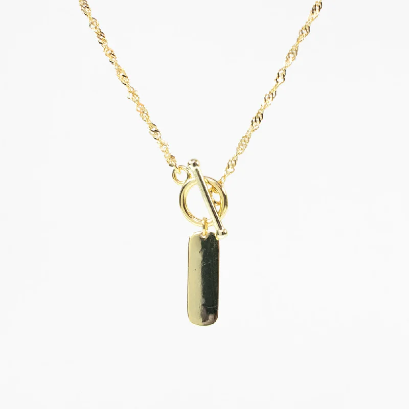 Best necklaces and pendants for everyday wear with minimalist designs-Gold Plated Tag Toggle Necklace